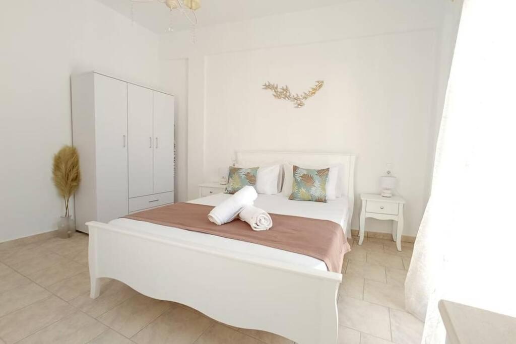 Sonia'S Luxury Apartment With Jacuzzi Kamilari Exterior foto