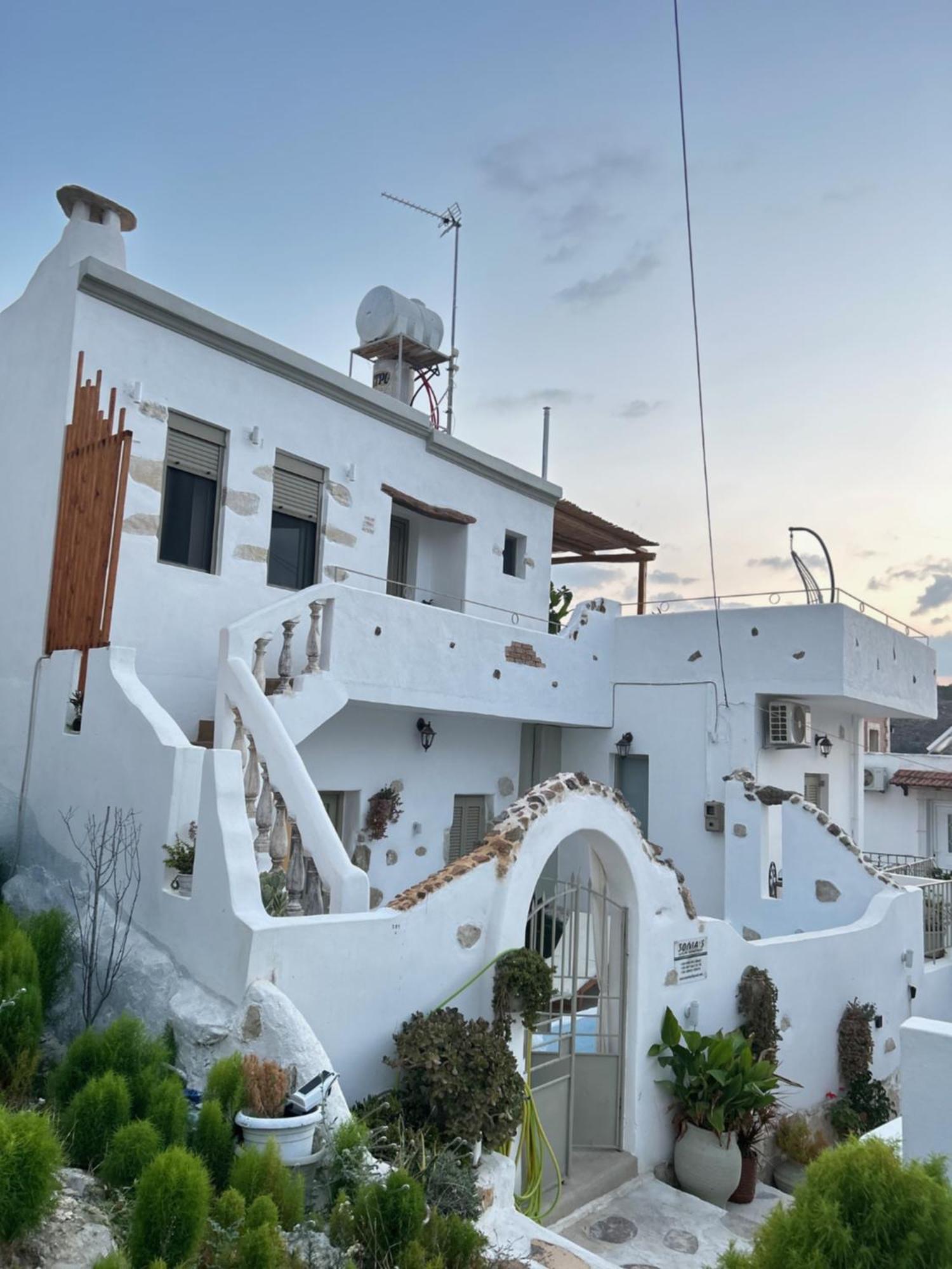Sonia'S Luxury Apartment With Jacuzzi Kamilari Exterior foto