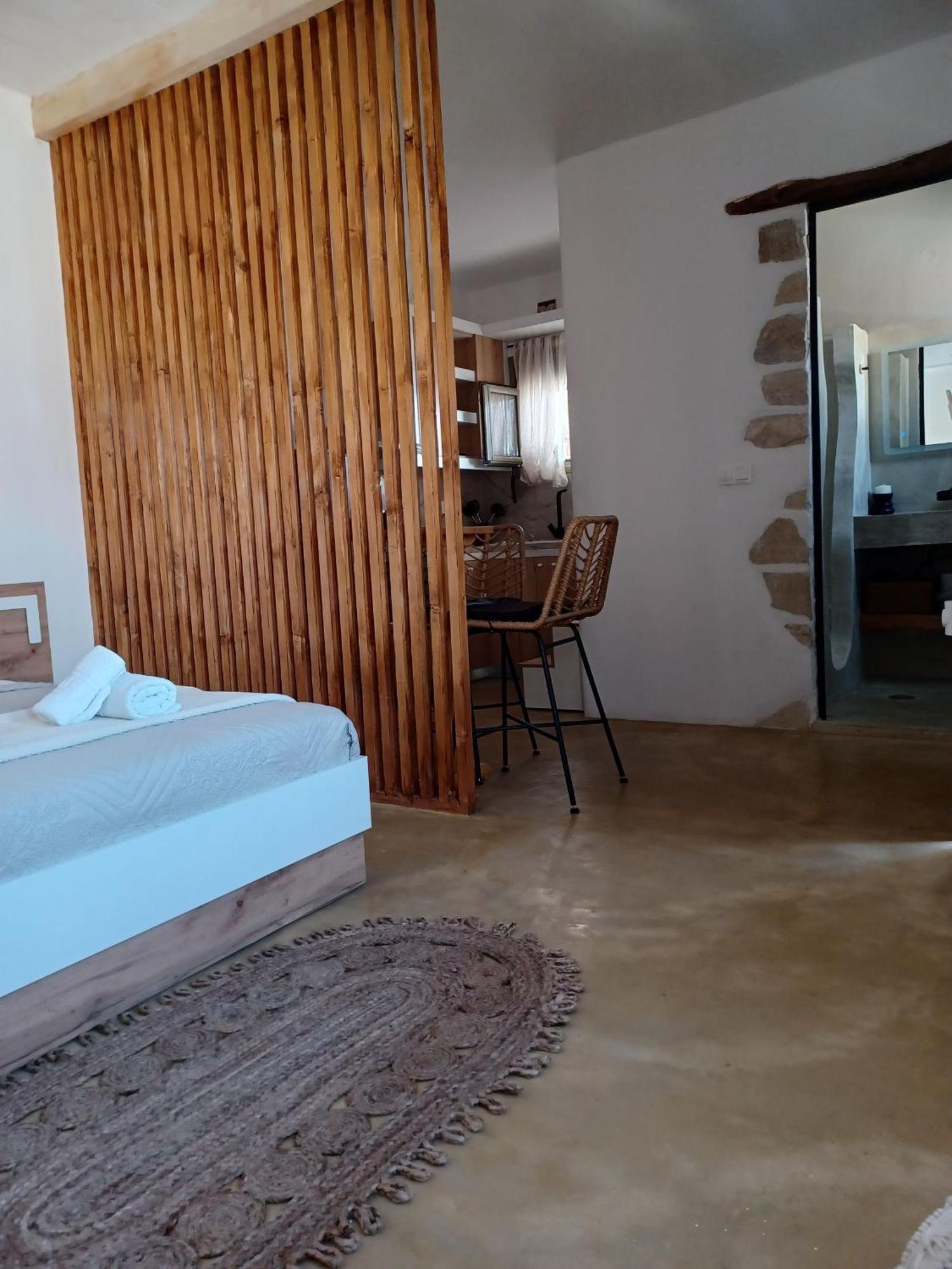 Sonia'S Luxury Apartment With Jacuzzi Kamilari Exterior foto